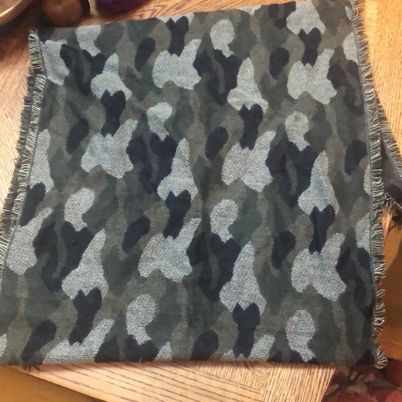 Long camp scarf - Picture 2 of 4